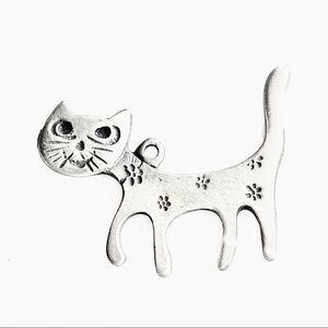 Grey pewter floral cat pendant